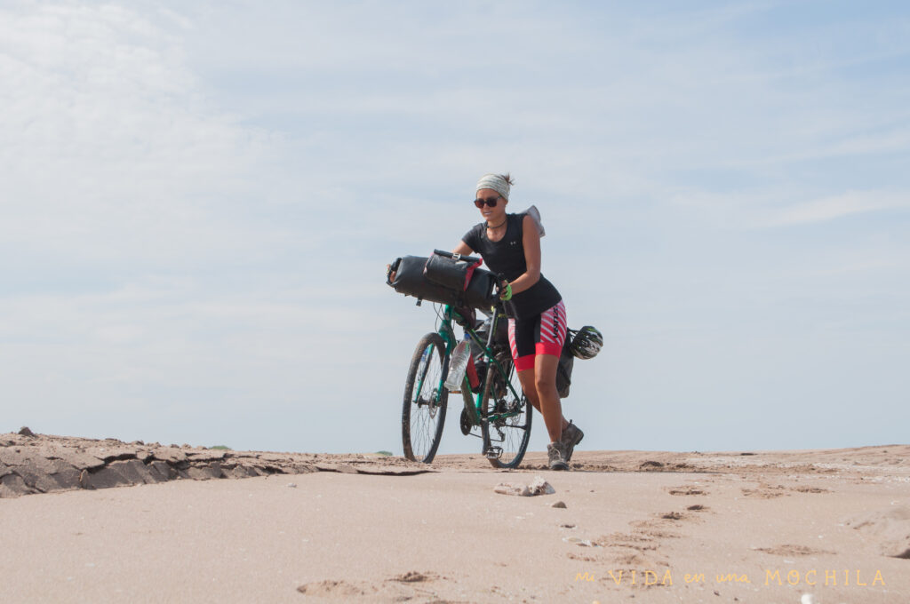 consejos para viajar en bici por la playa la geografía del lugar